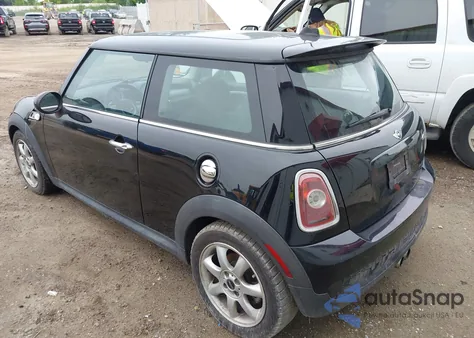 2010 Mini Cooper S из США, поврежденный, VIN WMWMF7C52ATZ69084
